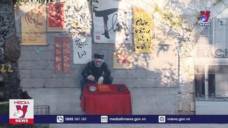 Phố bích họa Phùng Hưng thay 'áo mới'