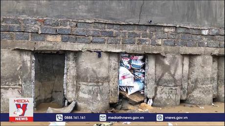 Triều cường xâm thực khu dân cư ven biển Phú Yên