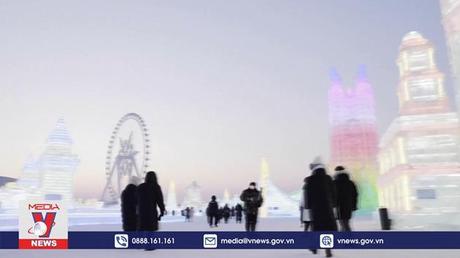 Rực rỡ lễ hội băng đăng lớn nhất thế giới
