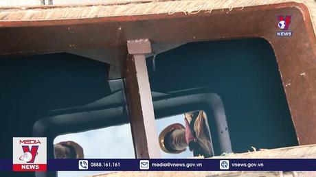 Phát hiện hơn 4.000 lít dầu DO không rõ nguồn gốc trên sông Hậu