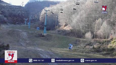 Mỹ và Châu Âu trải qua 