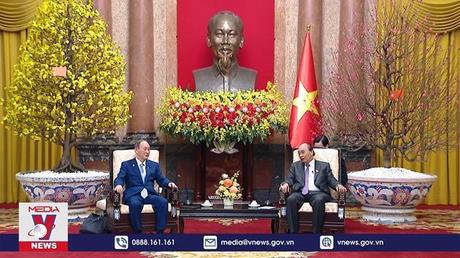 Chủ tịch nước Nguyễn Xuân Phúc tiếp nguyên Thủ tướng Nhật Bản Suga Yoshihide 