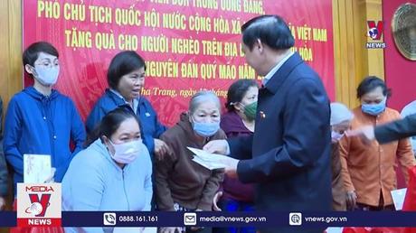 Tặng 1.000 suất quà tới người nghèo Khánh Hòa dịp Tết Quý Sửu