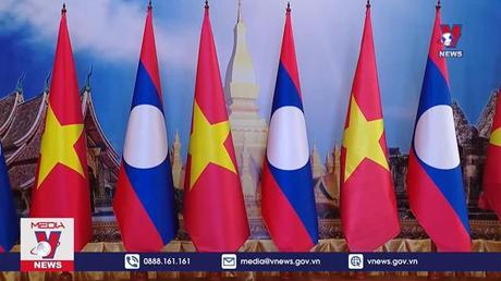 Thủ tướng hội kiến Chủ tịch Quốc hội Lào 