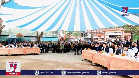 Trưởng ban Tổ chức Trung ương chúc Tết tại Hòa Bình 