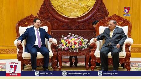 Thủ tướng thăm các nguyên lãnh đạo CHDCND Lào 