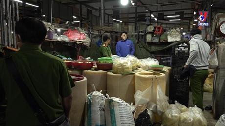 Thu giữ hơn 2 tấn măng, ngó sen ngâm hóa chất