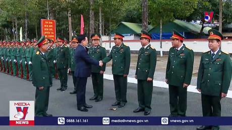 ﻿Chủ tịch Quốc hội thăm lực lượng vũ trang tỉnh An Giang 