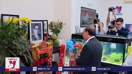 Chủ tịch nước thăm, chúc Tết gia đình các đồng chí Lãnh đạo Đảng, Nhà nước đã qua đời 