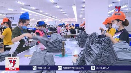 Yêu cầu thanh toán đầy đủ lương, thưởng cho người lao động