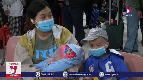 Đong đầy yêu thương trên chuyến bay không đồng  