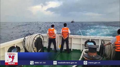 Lai dắt tàu cá Bình Định bị sự cố kỹ thuật về đất liền an toàn