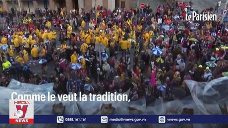 Lễ hội hóa trang đường phố tại Pháp