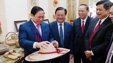 Thủ tướng dự Hội nghị triển khai nhiệm vụ năm 2023 của Bộ NN&PTNT