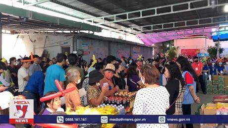 Đem Tết đến bệnh viện