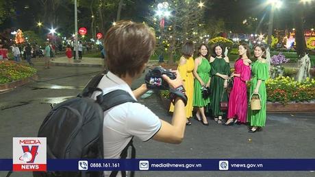 Hội hoa xuân TP.HCM mở cửa đón khách chơi Tết