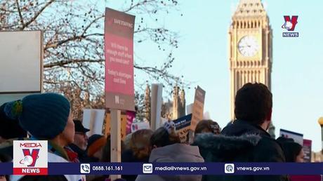 Y tá Anh lên kế hoạch đình công mới