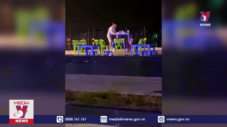 Bình Dương xử phạt thanh niên đổ rác xuống sông