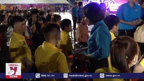 Mang mùa xuân đến với hơn 700 công nhân tại Bình Dương