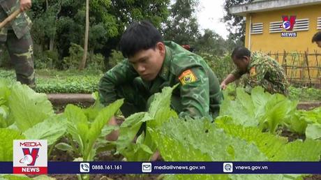 Xuân về trên những nẻo đường biên giới 