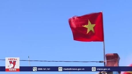 Ngư dân Quảng Ngãi vươn khơi, đón Tết trên biển