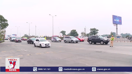 Giao thông thông thoáng, bến xe vắng vẻ