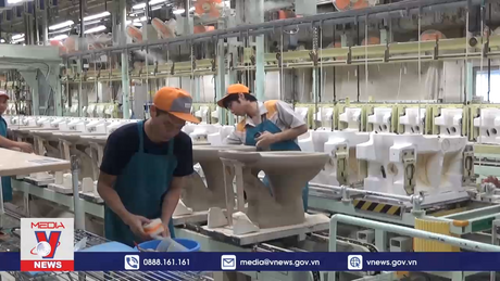 Thâm hụt thương mại của Nhật Bản tăng cao kỷ lục