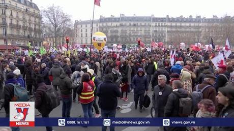 Hàng triệu người Pháp biểu tình phản đối cải cách lương hưu
