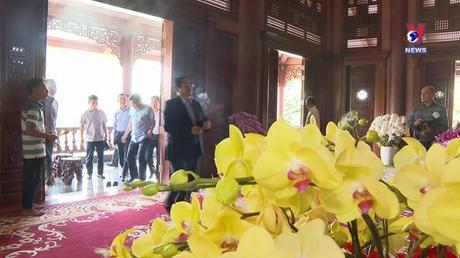 Thủ tướng Phạm Minh Chính dâng hương các cố Thủ tướng Chính phủ