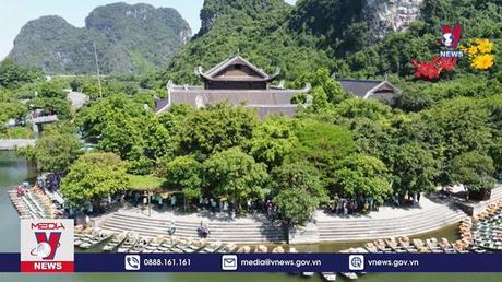 Nhộn nhịp tour du lịch xuân