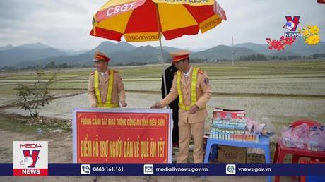 Cảnh sát Giao thông tiếp sức người dân trên đường về quê ăn Tết