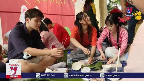 Kiều bào hướng về nguồn cội 