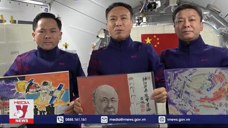 Phi hành gia Trung Quốc gửi lời chúc Tết từ vũ trụ