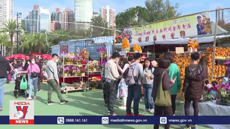 Người dân Hong Kong và Macau (Trung Quốc) tấp nập sắm Tết
