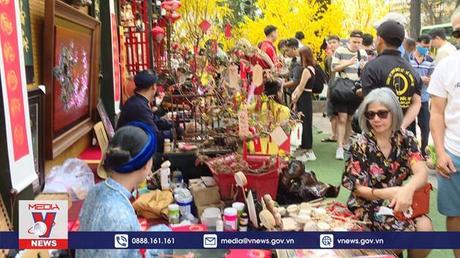 Ông đồ và tục xin chữ thời nay