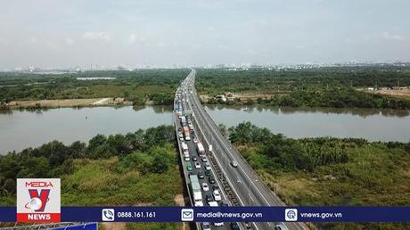 Hạ tầng giao thông Đông Nam Bộ “cất cánh”