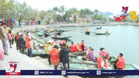 Du khách đến Ninh Bình tăng mạnh dịp Tết Nguyên đán