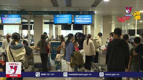 Tân Sơn Nhất đón lượng khách kỷ lục ngày mùng 4 Tết
