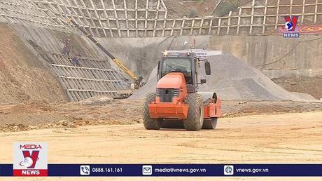 Xuân về trên cao tốc Nghi Sơn – Diễn Châu