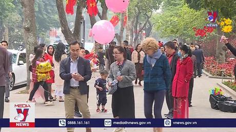 Nhiều địa phương tưng bừng đón khách du xuân