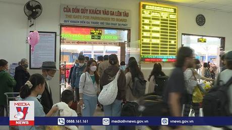 Du khách rời Đà Nẵng