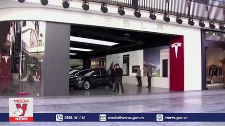 Tesla thông báo lãi kỷ lục