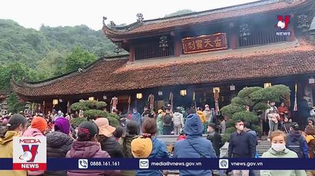 Rộn ràng lễ hội đầu năm