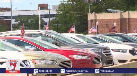 Ford thu hồi hàng trăm nghìn xe do lỗi hiển thị của camera chiếu hậu