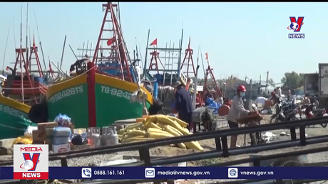 Ngư dân Gò Công tất bật ra khơi đầu năm 