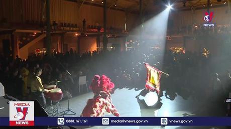 Tưng bừng hội Tết Quý Mão tại Pháp