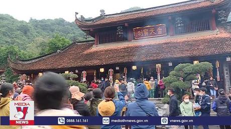 Không đi lễ hội trong giờ hành chính