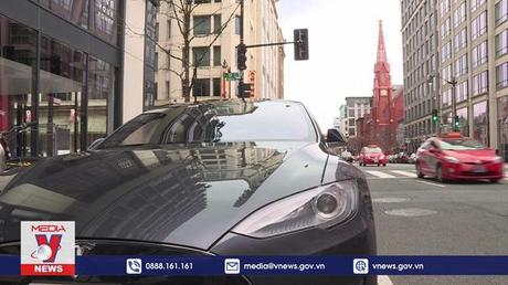 Mỹ điều tra các tính năng tự lái của ô tô điện Tesla