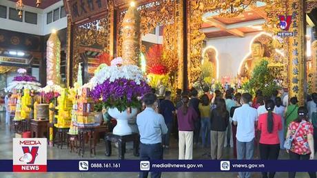 Yêu cầu đeo khẩu trang ở chùa, khu vui chơi 