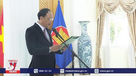 Dâng hương tưởng niệm Chủ tịch Hồ Chí Minh tại Campuchia